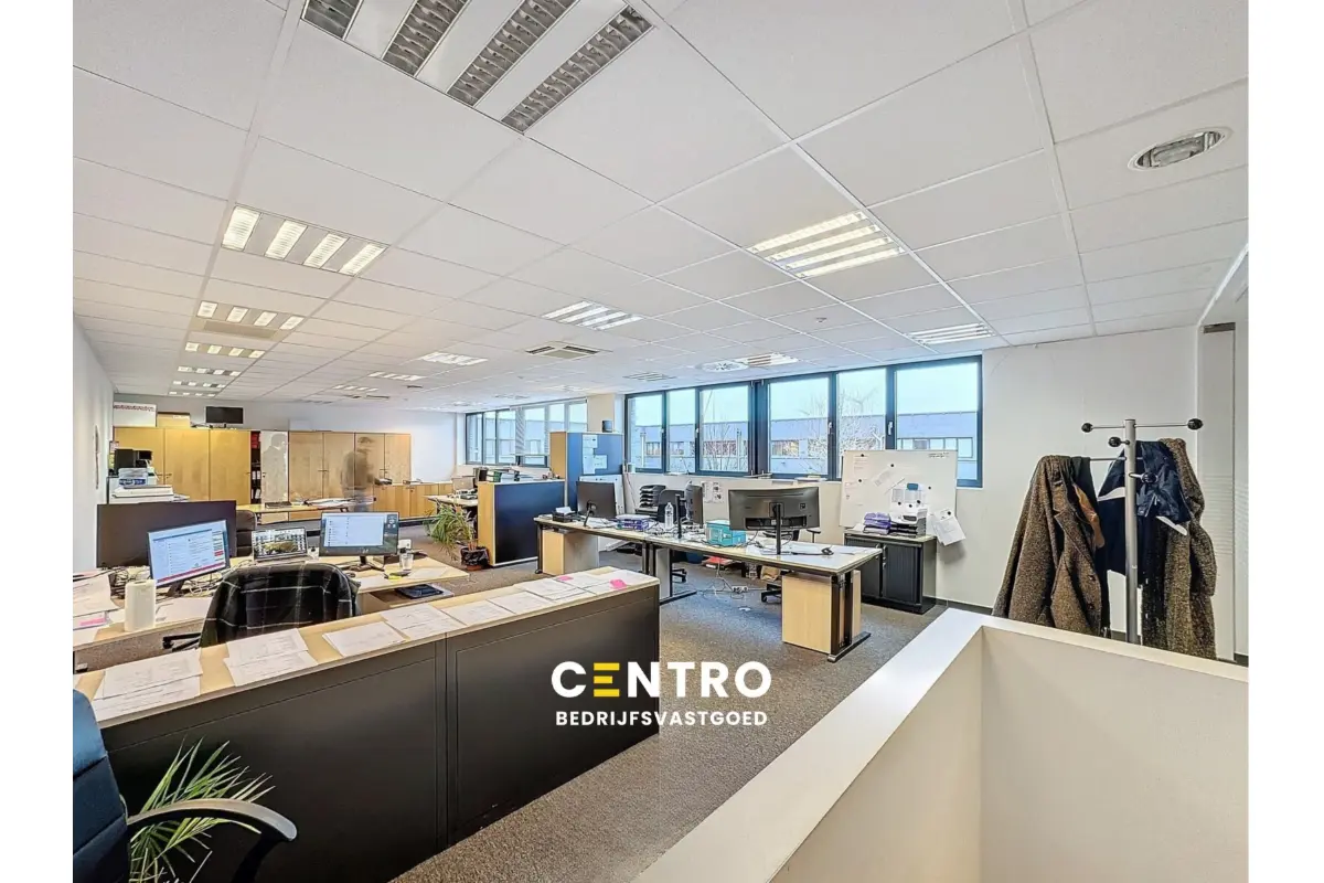 Handelszaak te  koop in Brugge 8000 275000.00€  slaapkamers 250.00m² - Zoekertje 759776