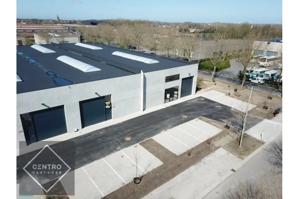 Handelszaak te  huur in Jabbeke 8490 0.00€  slaapkamers 311.00m² - Zoekertje 759796