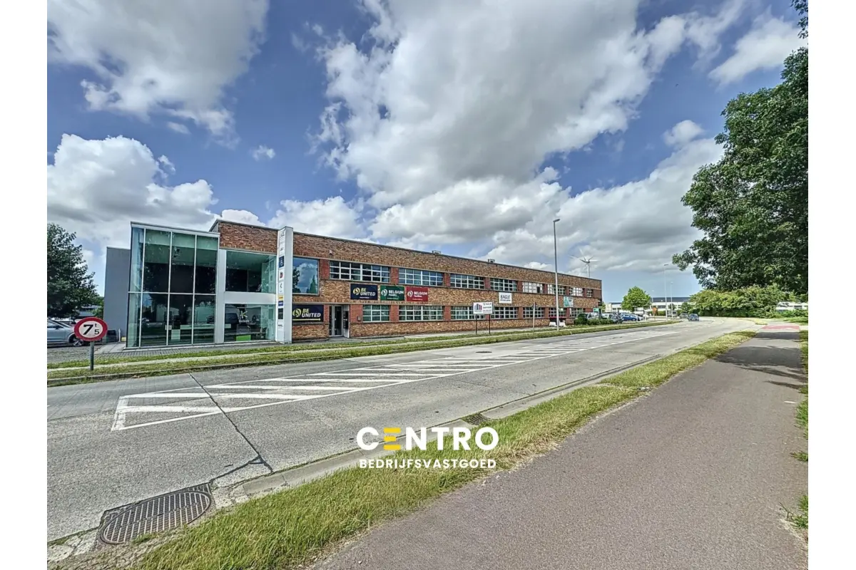 Handelszaak te  huur in Brugge 8000 0.00€  slaapkamers 285.00m² - Zoekertje 759792