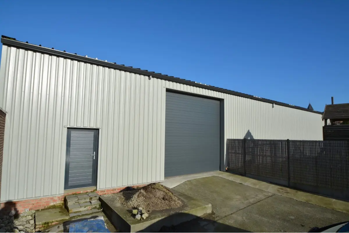 Handelszaak te  huur in Oostkamp 8020 1200.00€  slaapkamers 430.00m² - Zoekertje 759795