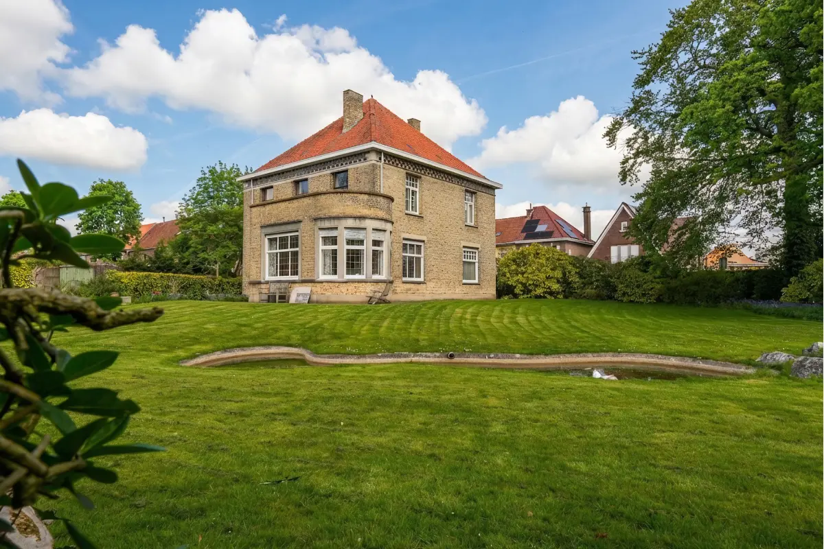 Herenhuis te  koop in Roeselare 8800 599000.00€ 4 slaapkamers 200.00m² - Zoekertje 760808