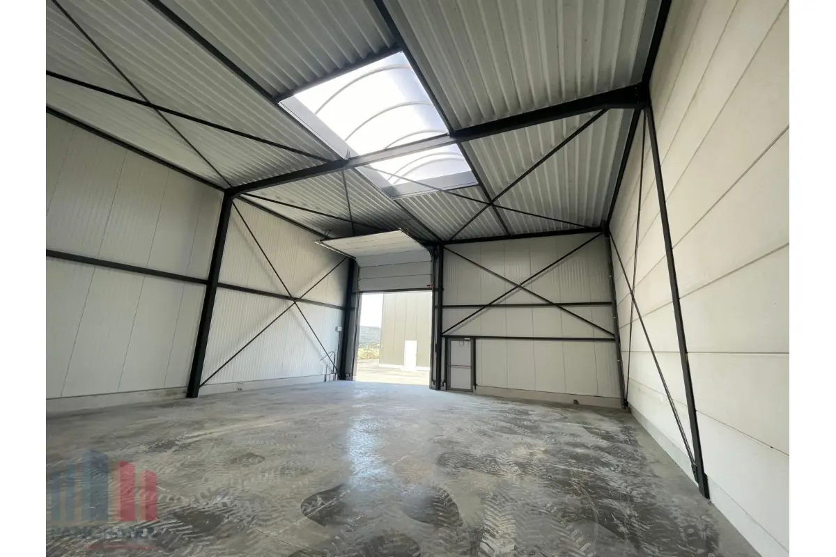 Handelszaak te  koop in Middelkerke 8430 346725.00€  slaapkamers 231.00m² - Zoekertje 760897
