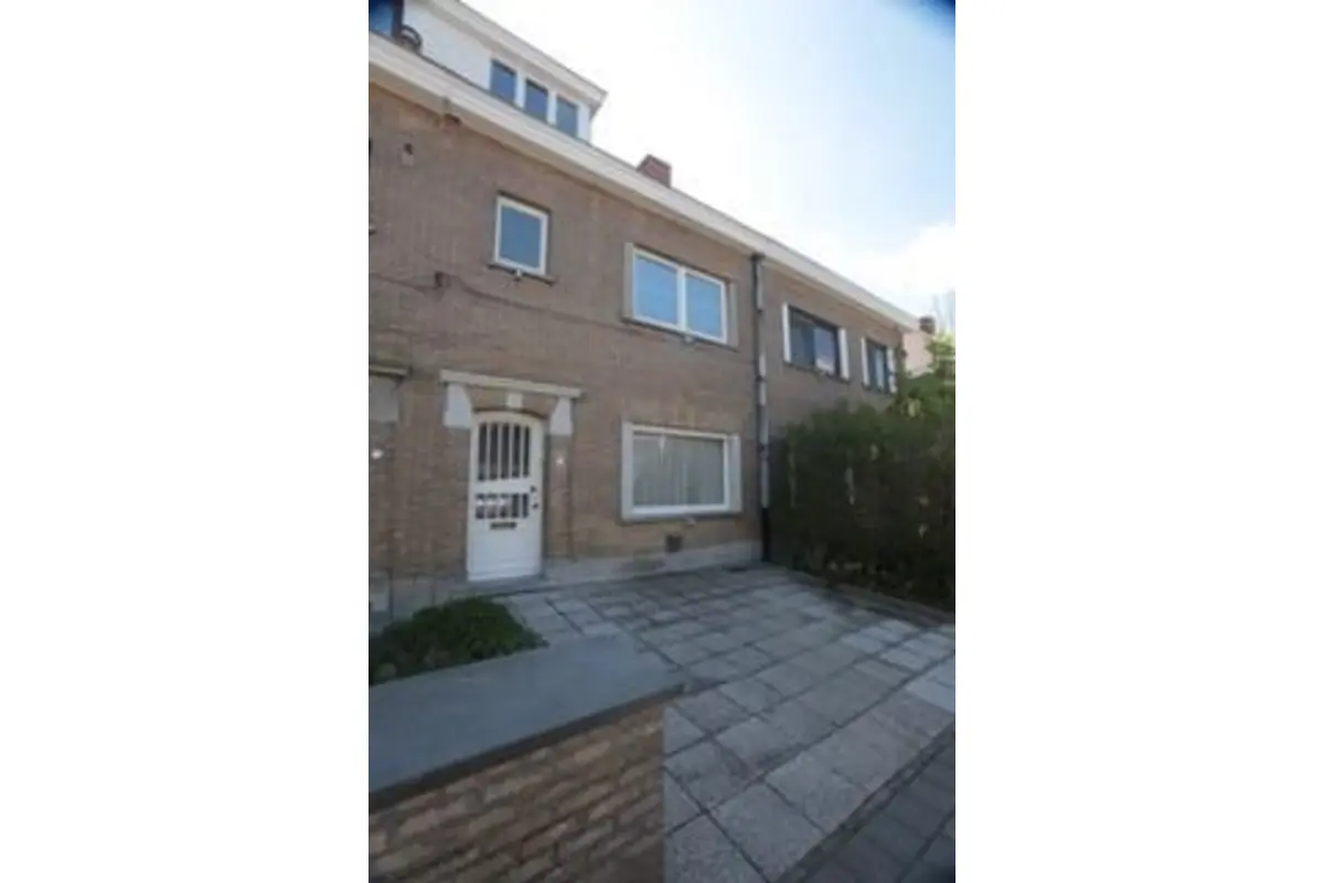 Huis te  koop in Kortrijk 8500 190000.00€ 3 slaapkamers m² - Zoekertje 760664