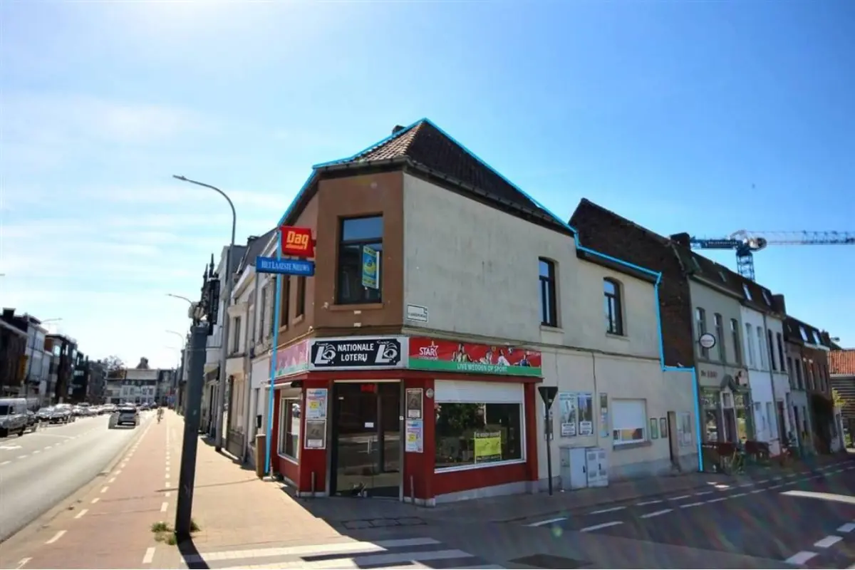 Handelszaak te  koop in Kortrijk 8500 239000.00€ 2 slaapkamers 156.00m² - Zoekertje 760837
