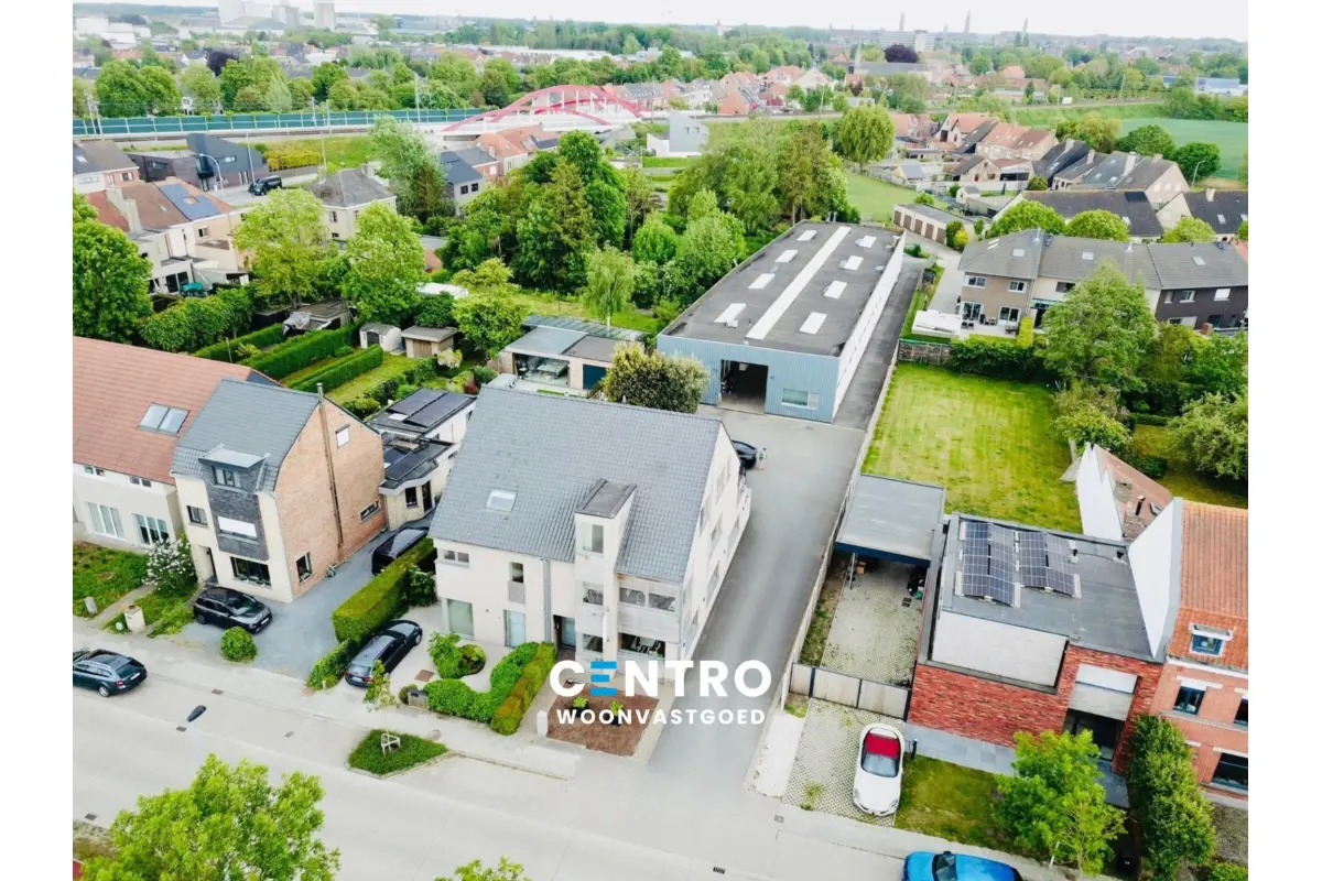 Huis te  koop in Brugge 8000 0.00€ 3 slaapkamers 1049.00m² - Zoekertje 760945