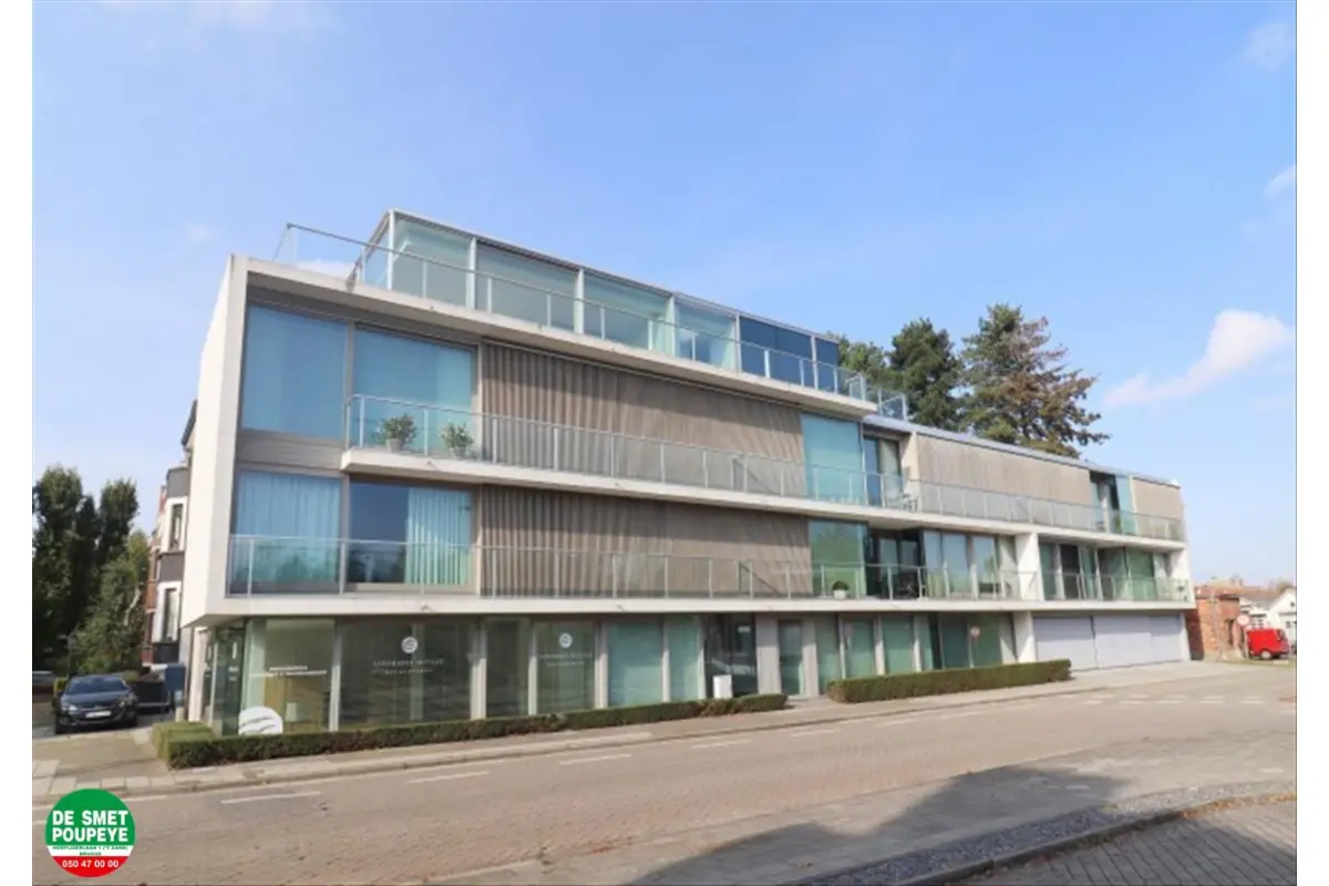 Appartement te  huur in Assebroek 8310 975.00€ 2 slaapkamers m² - Zoekertje 760476