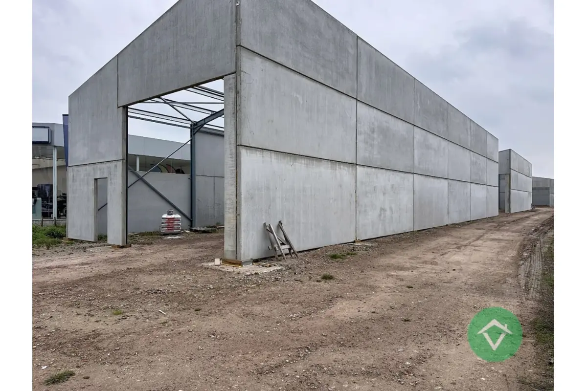 Handelszaak te  koop in Roeselare 8800 0.00€  slaapkamers m² - Zoekertje 762508