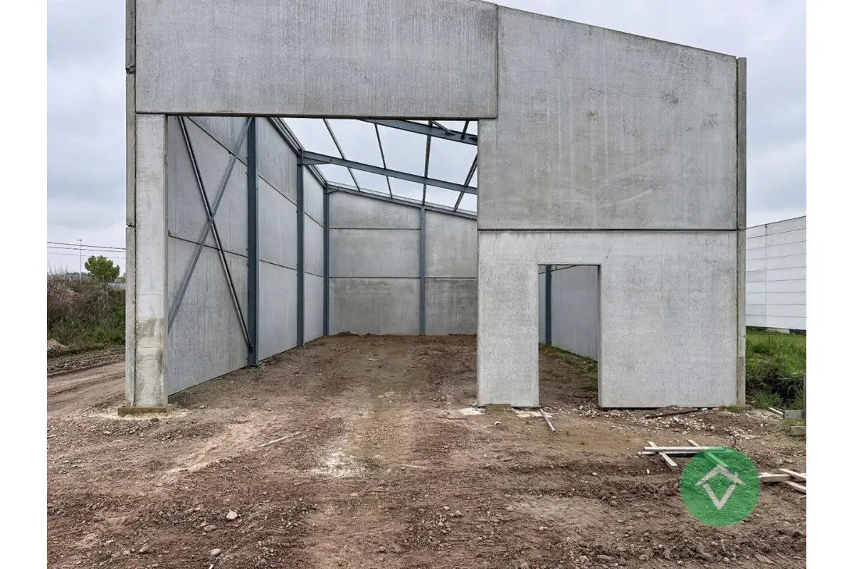Handelszaak te  koop in Roeselare 8800 0.00€  slaapkamers m² - Zoekertje 762504