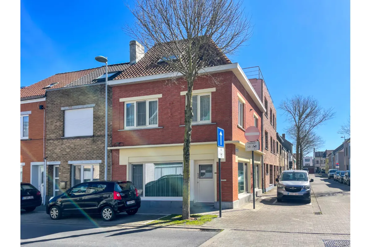Huis te  koop in Bredene 8450 318000.00€ 4 slaapkamers 151.00m² - Zoekertje 762524