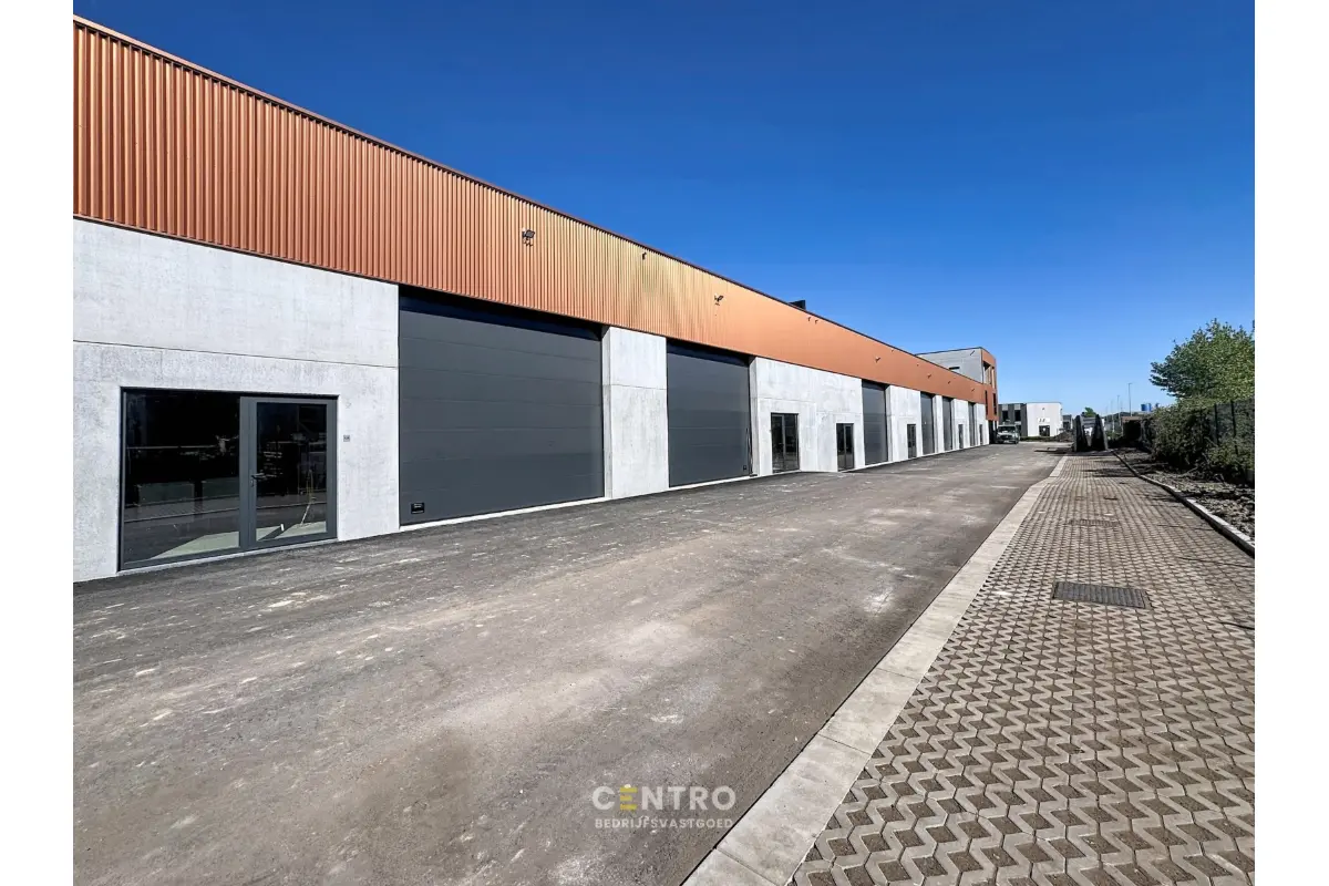 Handelszaak te  huur in Zedelgem 8210 895.00€  slaapkamers 203.00m² - Zoekertje 762547