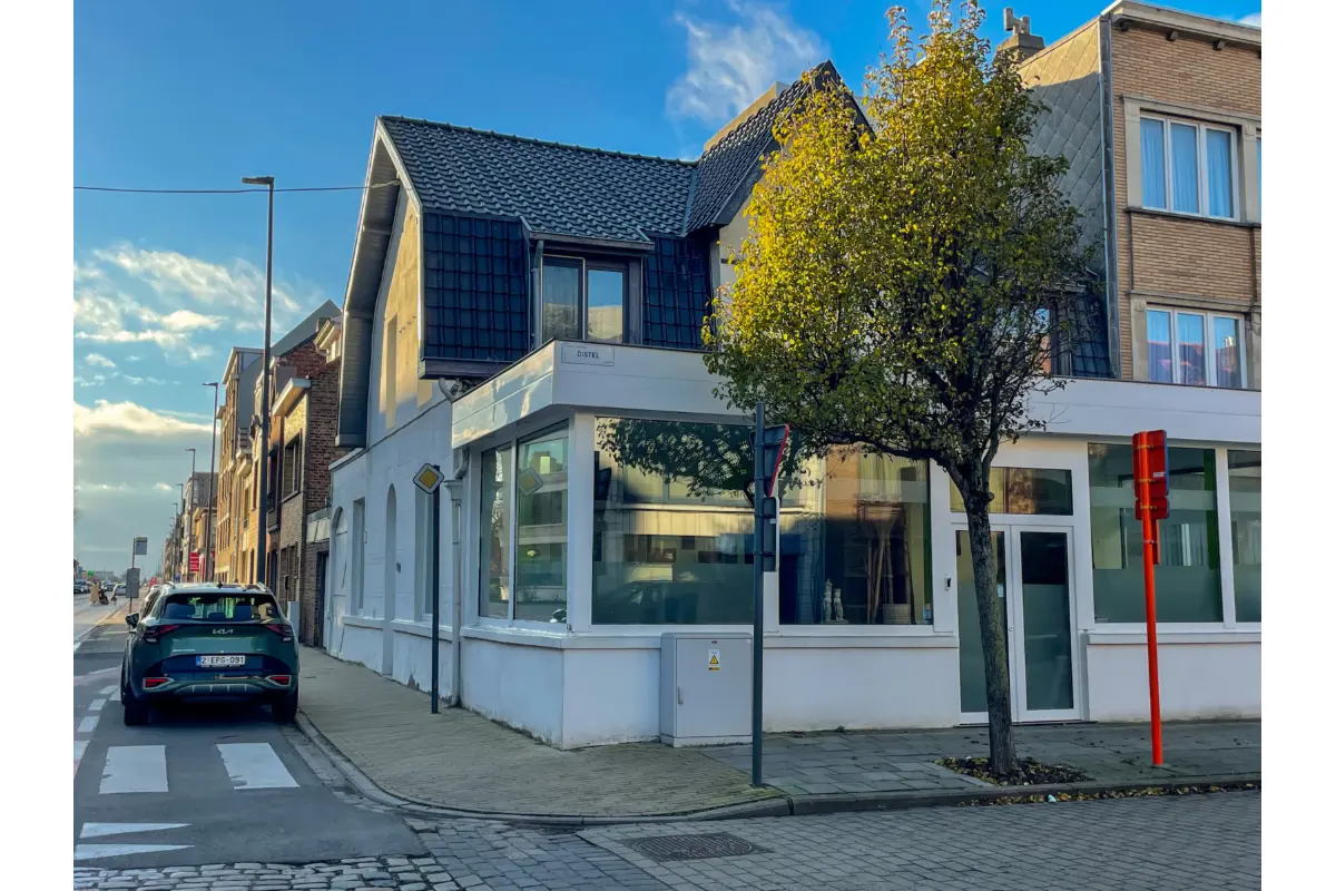 Huis te  koop in Oostende 8400 355000.00€ 2 slaapkamers 253.00m² - Zoekertje 763234