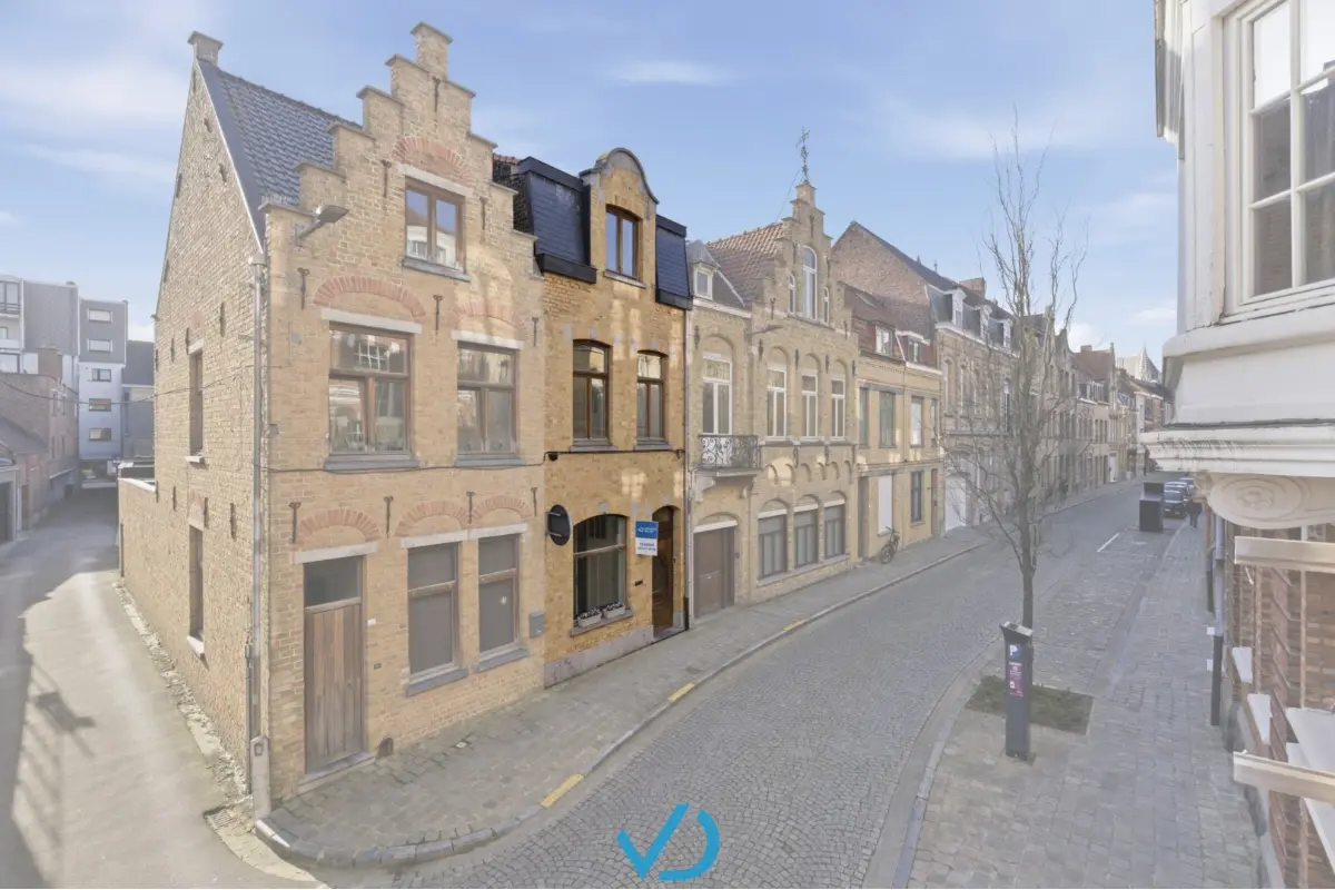 Herenhuis te  huur in Ieper 8900 850.00€ 4 slaapkamers 174.00m² - Zoekertje 764015