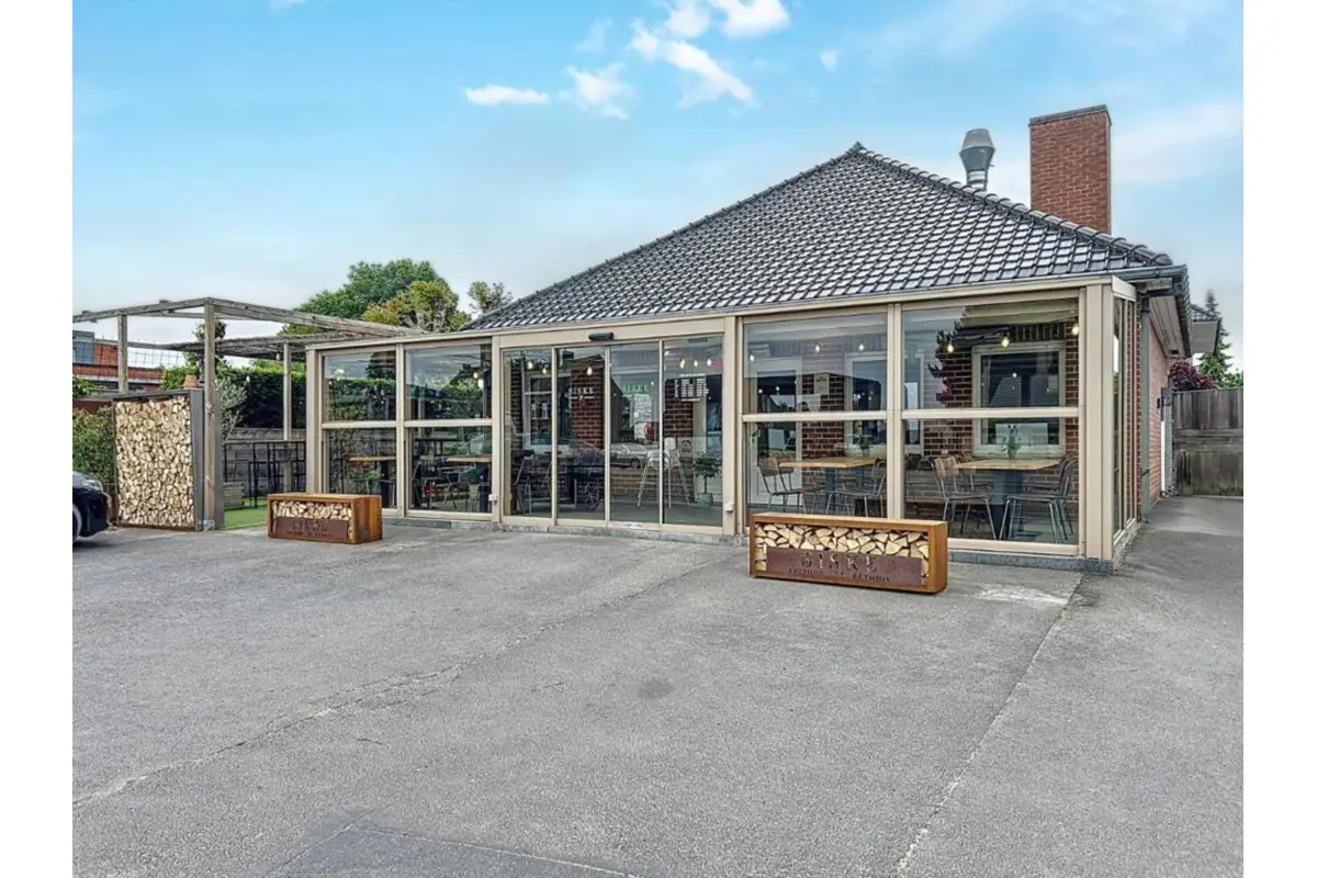 Handelszaak te  koop in Ardooie 8850 149000.00€  slaapkamers 500.00m² - Zoekertje 763610