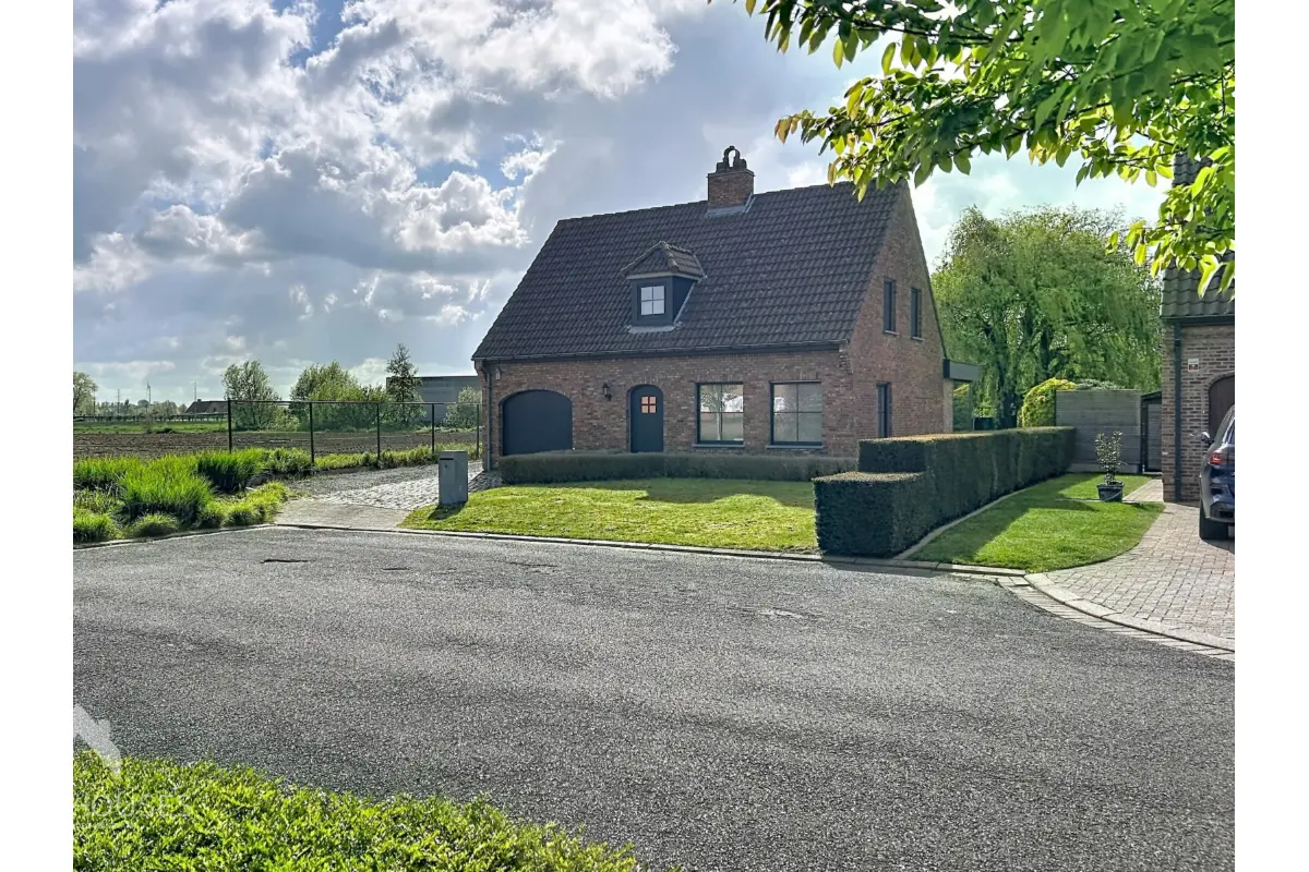 Huis te  koop in Sint-Eloois-Vijve 8793 495000.00€ 3 slaapkamers 180.00m² - Zoekertje 762975