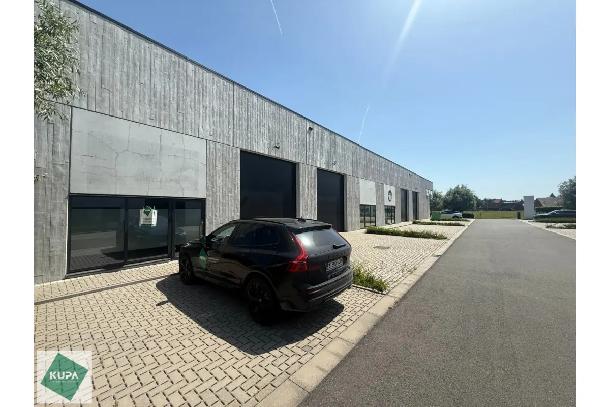 Handelszaak te  huur in Waregem 8790 990.00€  slaapkamers 187.00m² - Zoekertje 764866