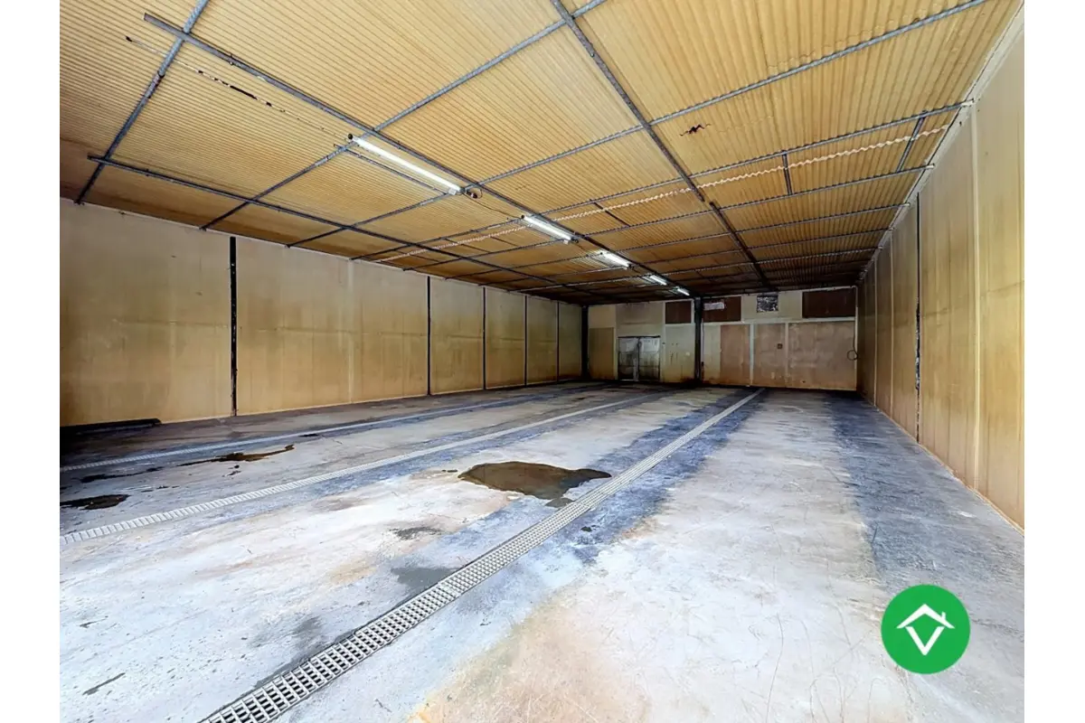 Handelszaak te  huur in Hooglede 8830 695.00€  slaapkamers m² - Zoekertje 764762
