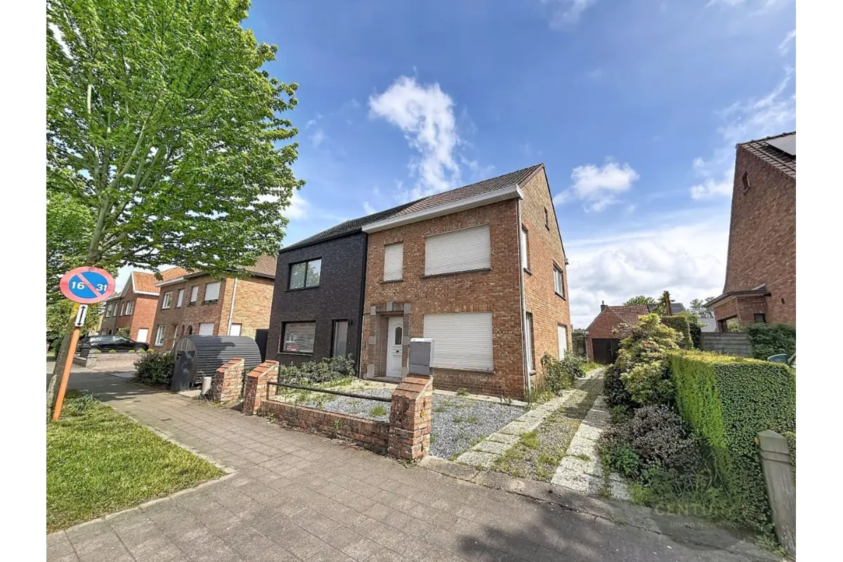 Huis te  koop in Sint-Andries 8200 299000.00€ 3 slaapkamers 128.00m² - Zoekertje 766372