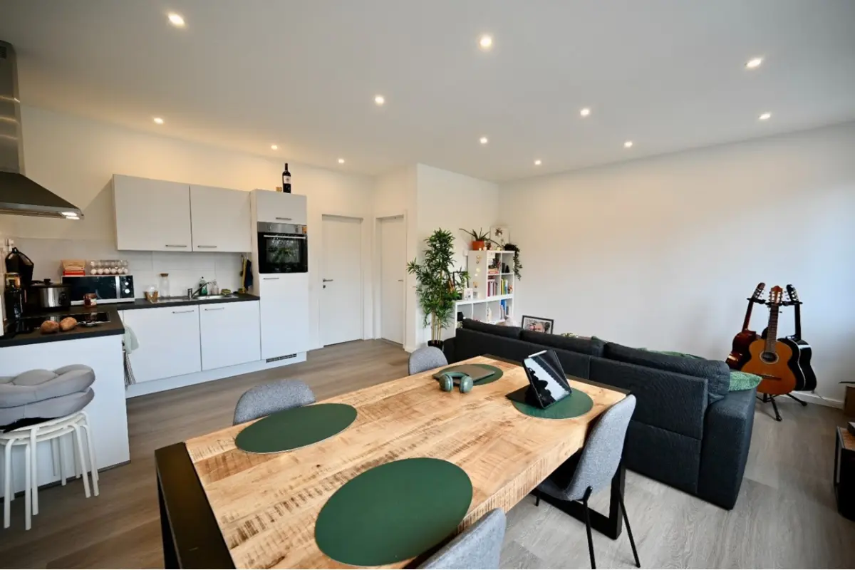 Appartement te  huur in Oostende 8400 845.00€ 2 slaapkamers m² - Zoekertje 766386