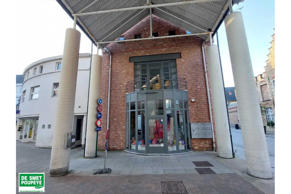 Handelszaak te  huur in Brugge 8000 1250.00€  slaapkamers 51.00m² - Zoekertje 765992