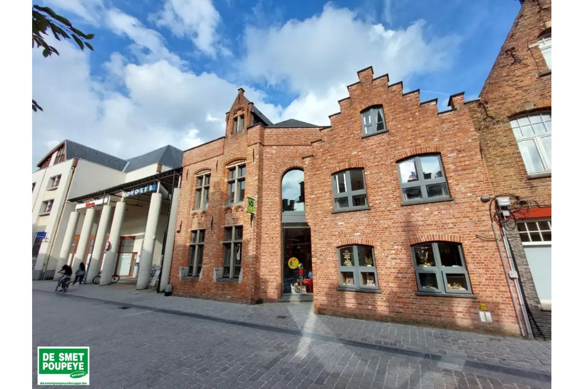 Handelszaak te  huur in Brugge 8000 1500.00€  slaapkamers 134.00m² - Zoekertje 765993