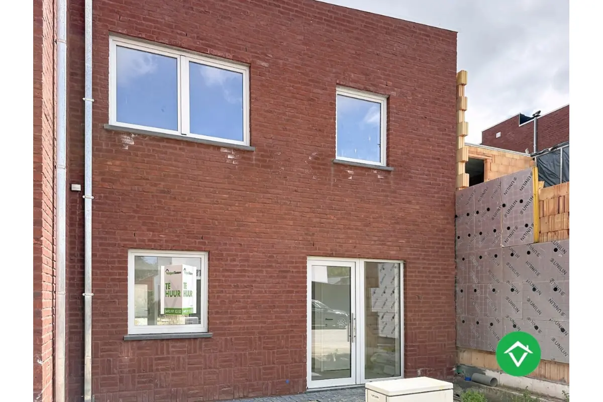 Huis te  huur in Ichtegem 8480 995.00€ 3 slaapkamers m² - Zoekertje 767454