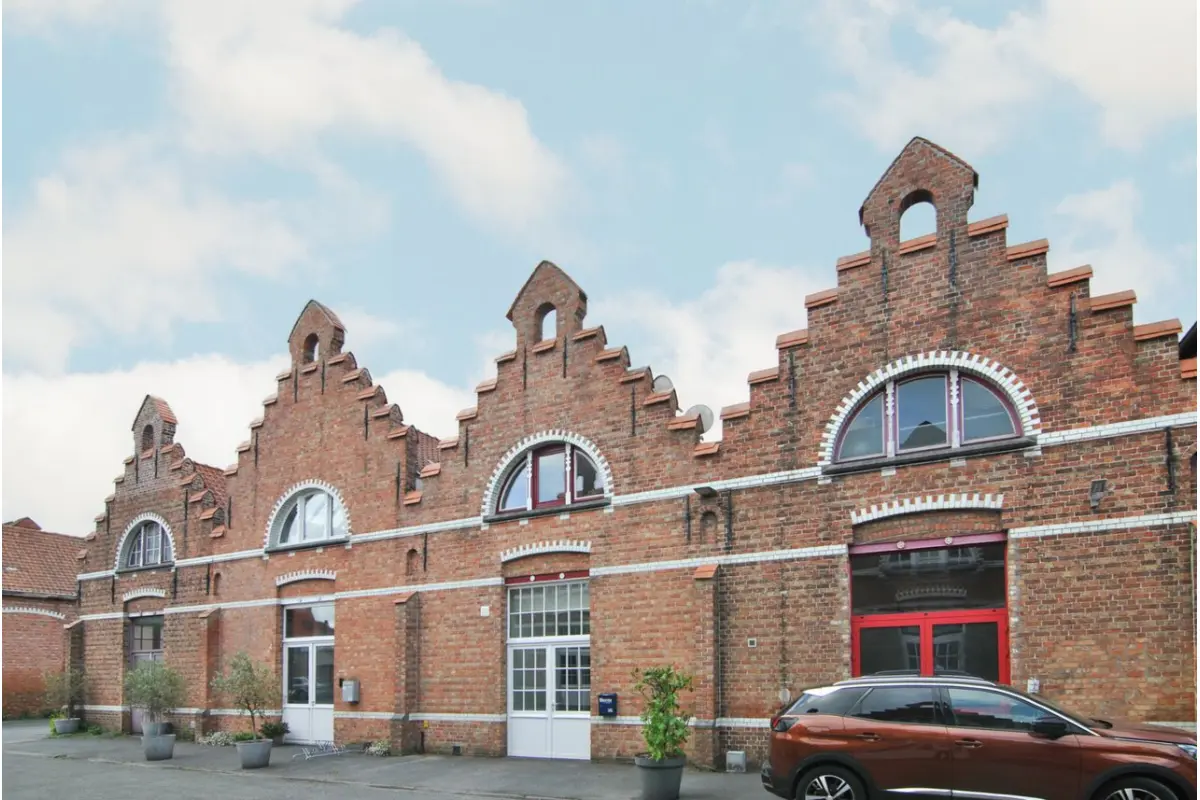 Handelszaak te  huur in Brugge 8000 1395.00€  slaapkamers m² - Zoekertje 766535