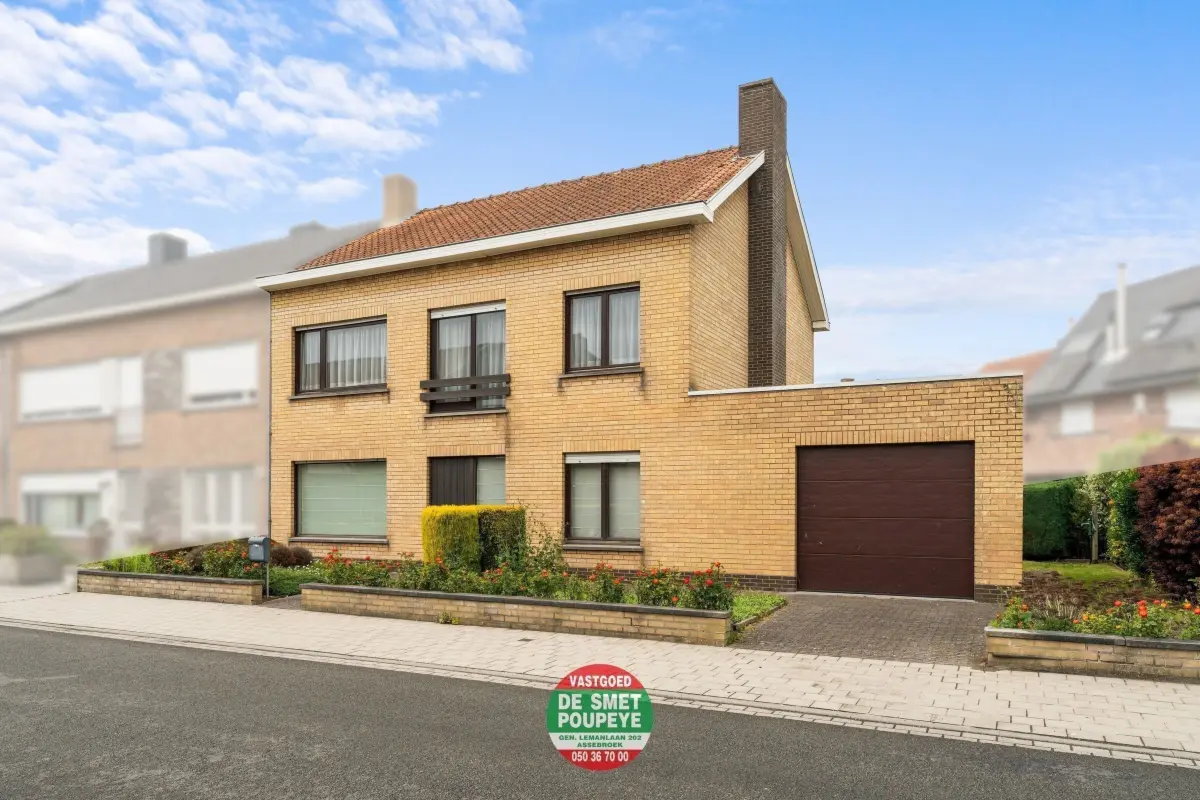 Huis te  koop in Assebroek 8310 399000.00€ 4 slaapkamers 238.00m² - Zoekertje 766570