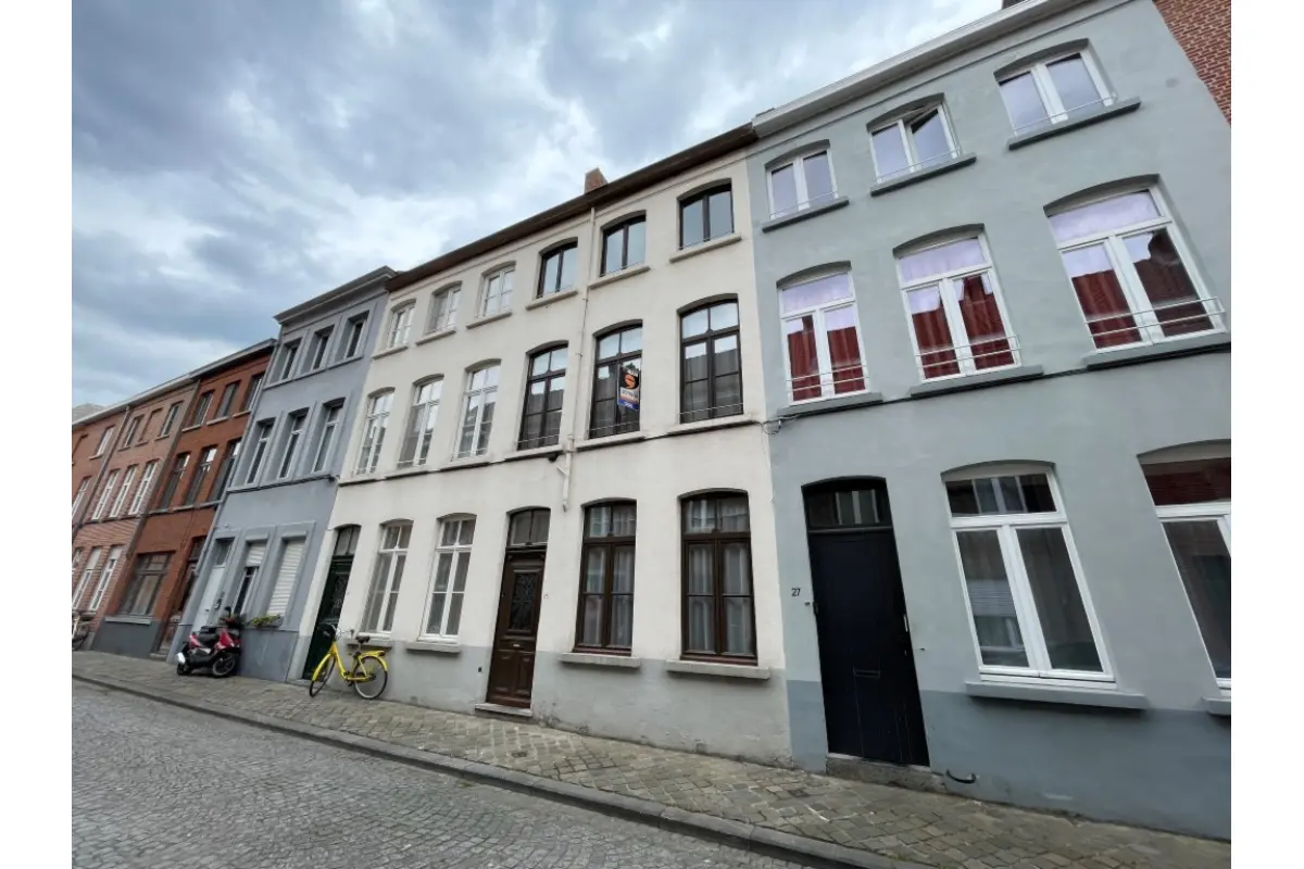 Huis te  huur in Brugge 8000 975.00€ 4 slaapkamers 183.00m² - Zoekertje 767103