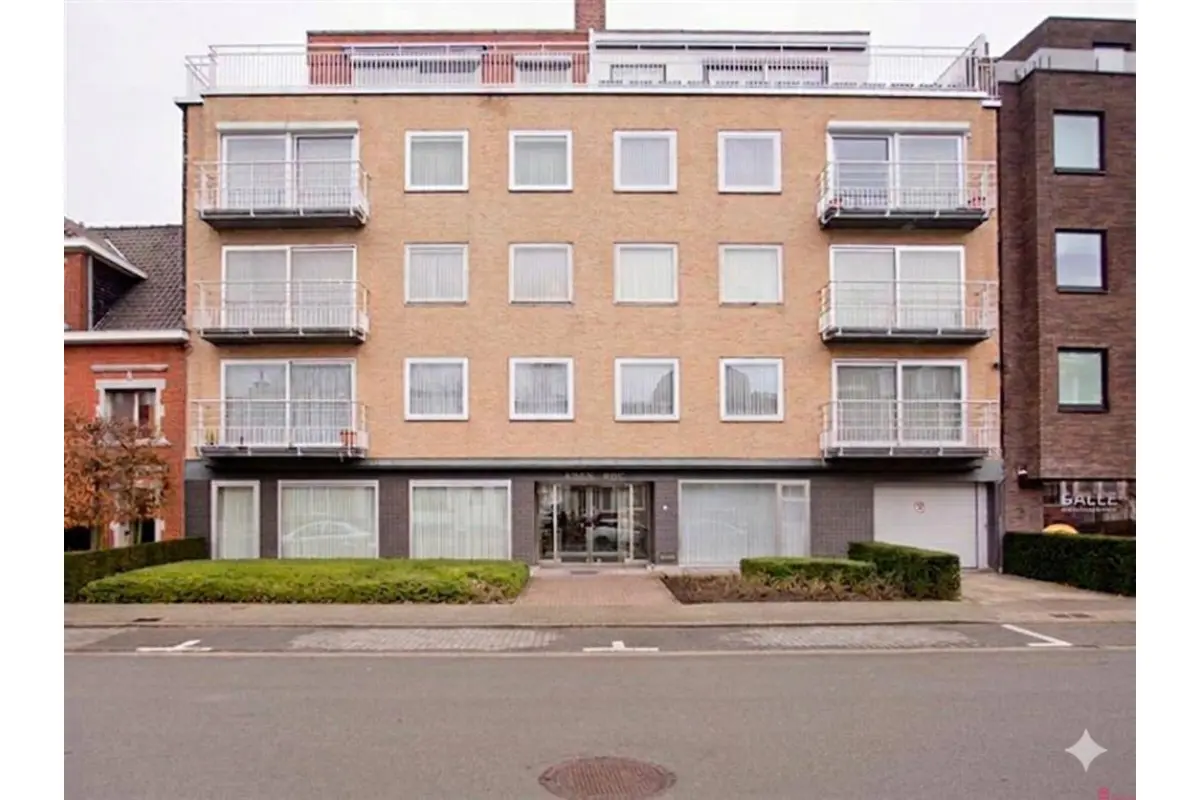Appartement te  koop in Kortrijk 8500 220000.00€ 2 slaapkamers 132.00m² - Zoekertje 766960