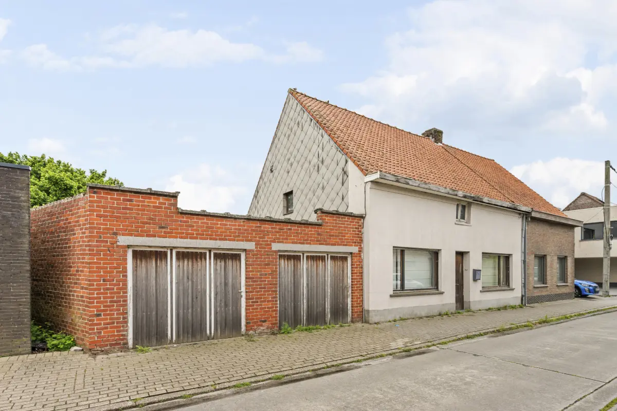 Huis te  koop in Wielsbeke 8710 250000.00€ 3 slaapkamers 150.00m² - Zoekertje 767699