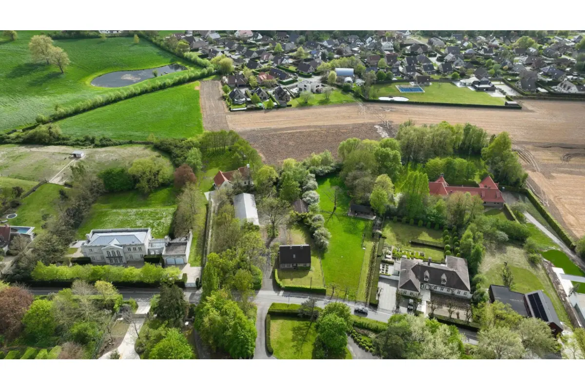 Huis te  koop in Kortrijk 8500 0.00€ 2 slaapkamers 250.00m² - Zoekertje 767682