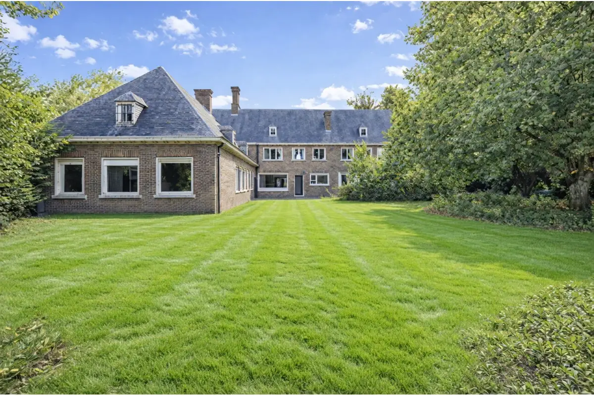 Villa te  koop in Roeselare 8800 699000.00€ 8 slaapkamers 669.00m² - Zoekertje 767551