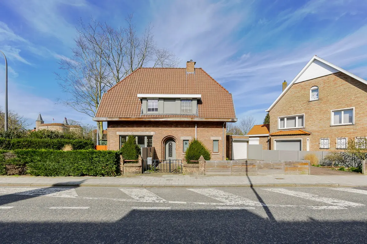 Huis te  koop in Brugge 8000 355000.00€ 3 slaapkamers 195.00m² - Zoekertje 768411