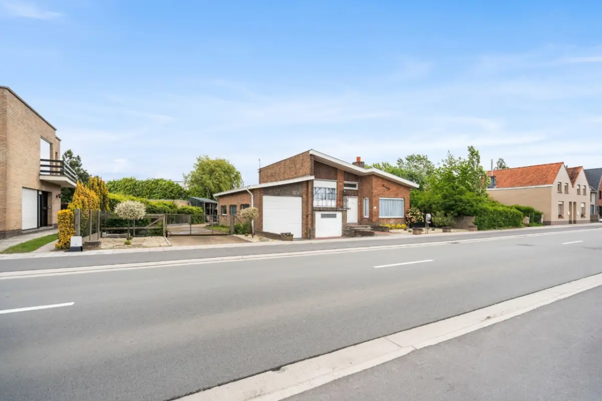 Huis te  koop in Koekelare 8680 329000.00€ 3 slaapkamers m² - Zoekertje 768679