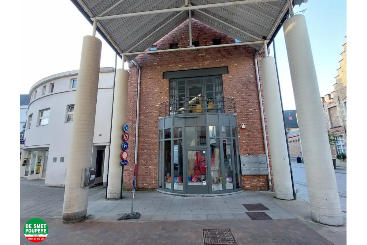 Handelszaak te  koop in Brugge 8000 180000.00€  slaapkamers m² - Zoekertje 769756