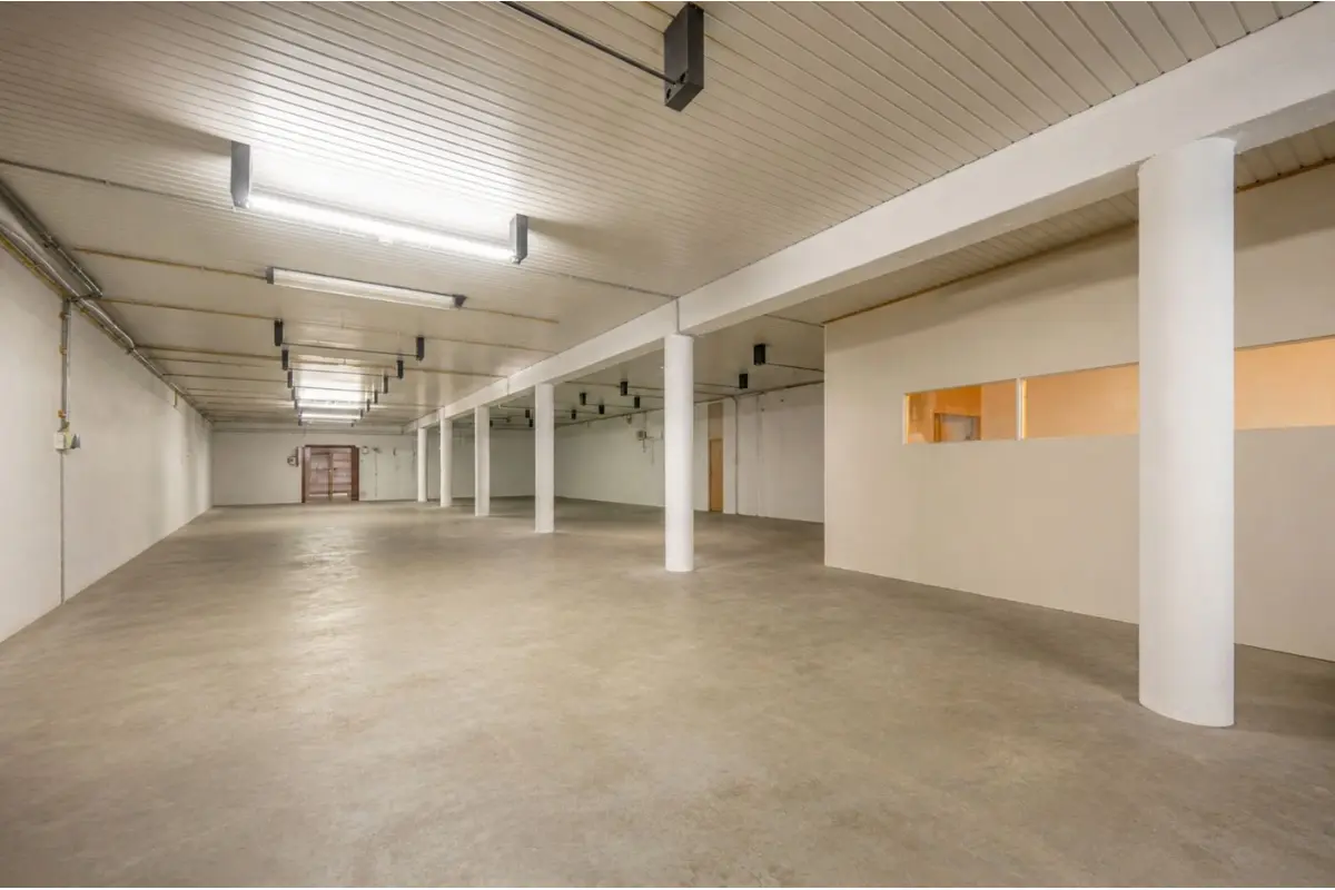 Handelszaak te  koop in Oudenburg 8460 525000.00€ 3 slaapkamers 263.00m² - Zoekertje 770281