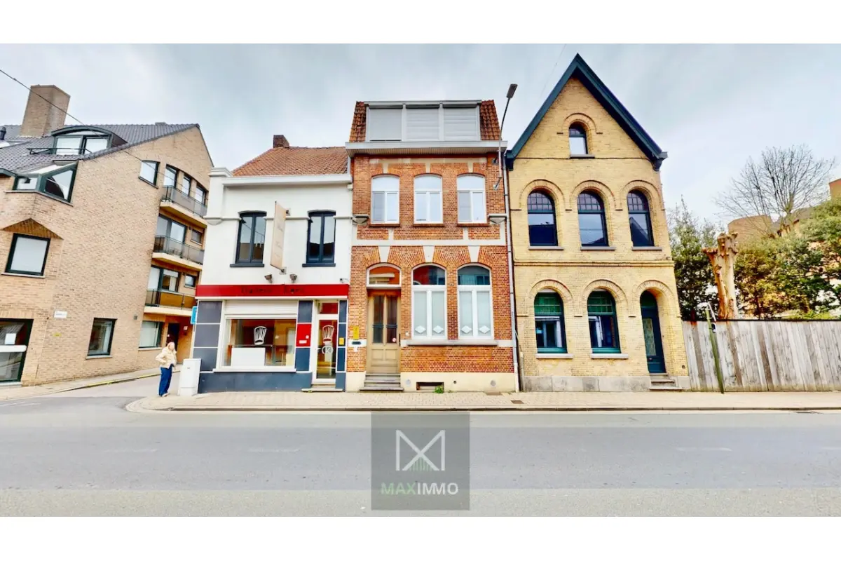 Herenhuis te  koop in Lauwe 8930 230000.00€ 4 slaapkamers 179.00m² - Zoekertje 771213