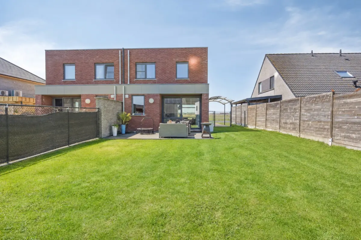 Huis te  koop in Aartrijke 8211 375000.00€ 3 slaapkamers 128.00m² - Zoekertje 771253