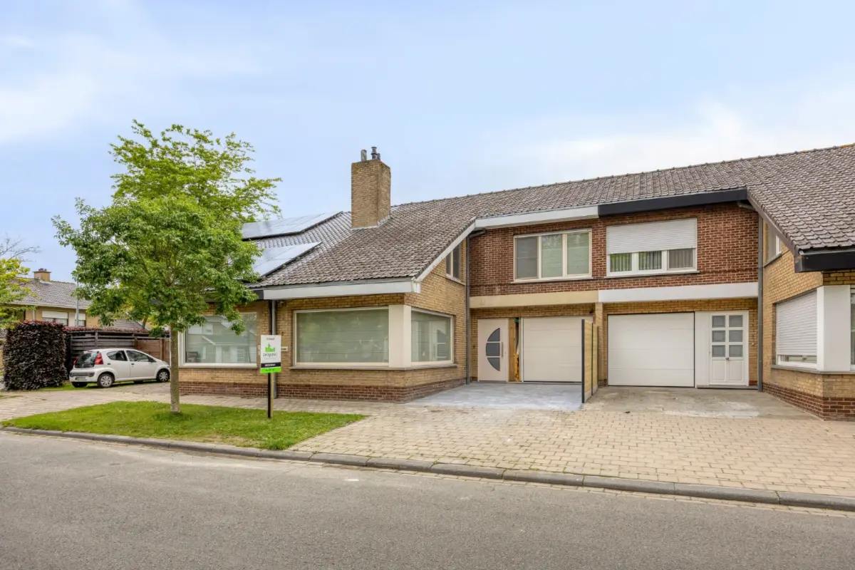 Huis te  koop in Izegem 8870 329000.00€ 3 slaapkamers 150.00m² - Zoekertje 771251