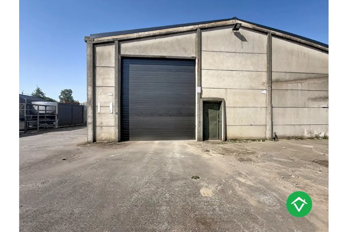 Handelszaak te  huur in Koekelare 8680 995.00€  slaapkamers 285.00m² - Zoekertje 771345