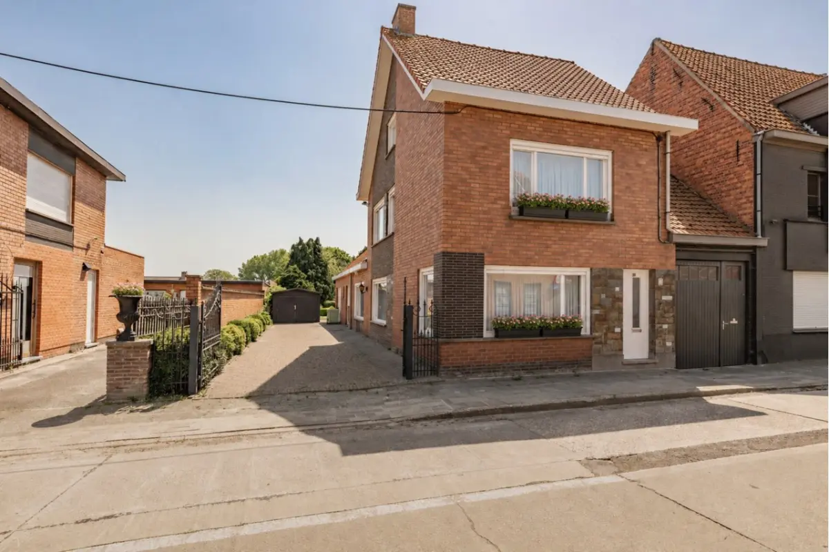Huis te  koop in Dentergem 8720 269000.00€ 3 slaapkamers 177.00m² - Zoekertje 772094