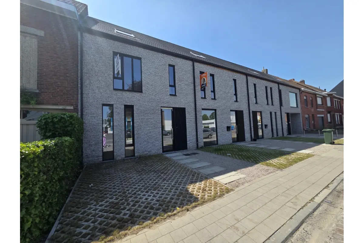Huis te  koop in Wevelgem 8560 345000.00€ 4 slaapkamers m² - Zoekertje 772082