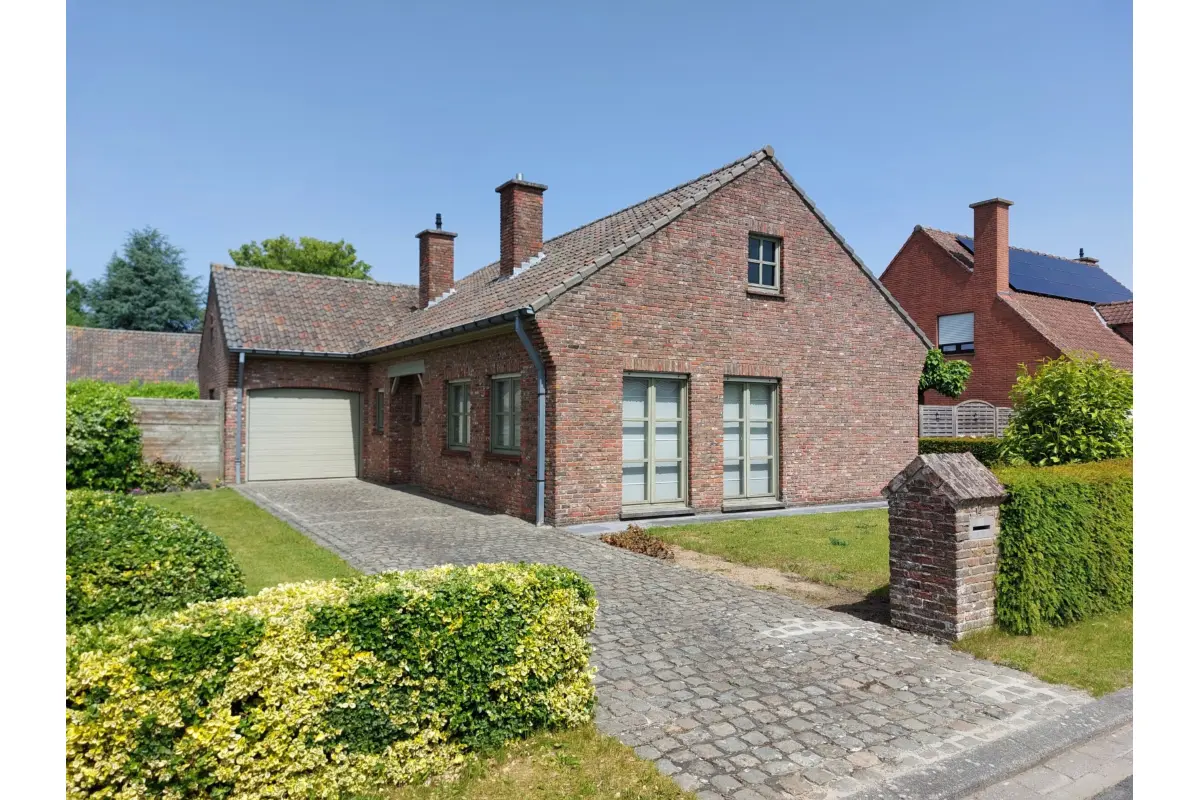 Huis te  koop in Harelbeke 8530 349000.00€ 3 slaapkamers 140.00m² - Zoekertje 772126