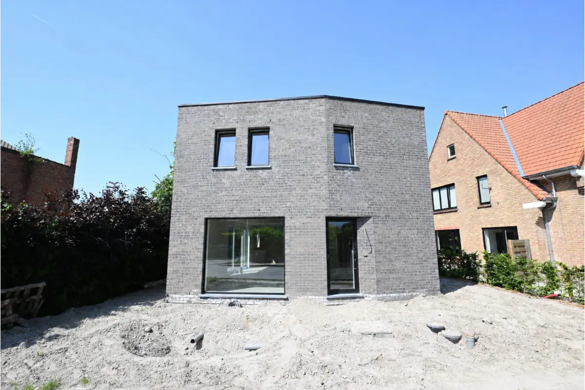 Huis te  koop in Assebroek 8310 480000.00€ 3 slaapkamers m² - Zoekertje 772390