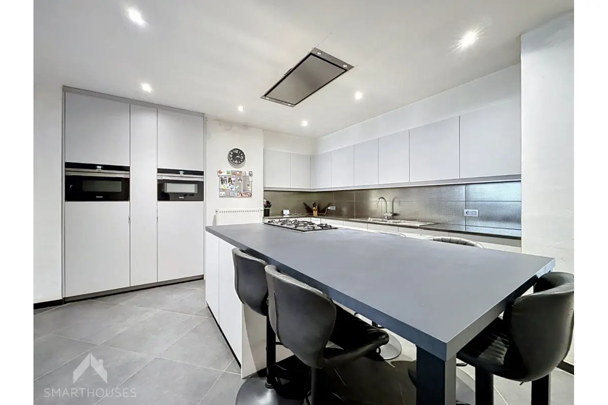 Huis te  koop in Izegem 8870 475000.00€ 5 slaapkamers 238.00m² - Zoekertje 772225