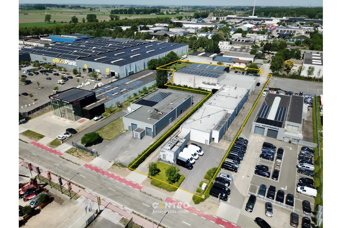 Handelszaak te  koop in Brugge 8000 0.00€  slaapkamers 2800.00m² - Zoekertje 772384