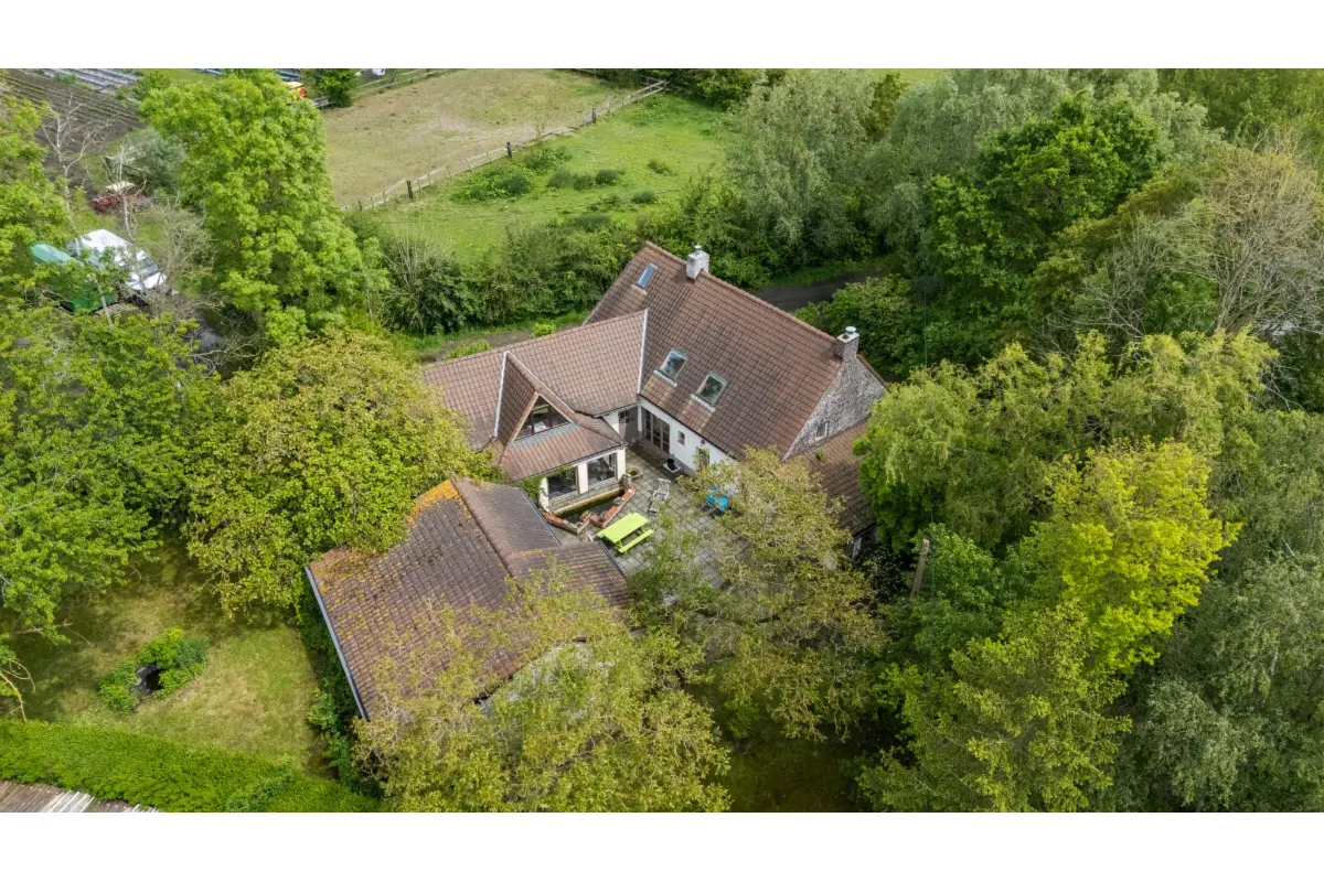 Handelszaak te  koop in Oostkamp 8020 474800.00€ 4 slaapkamers 183.00m² - Zoekertje 773199