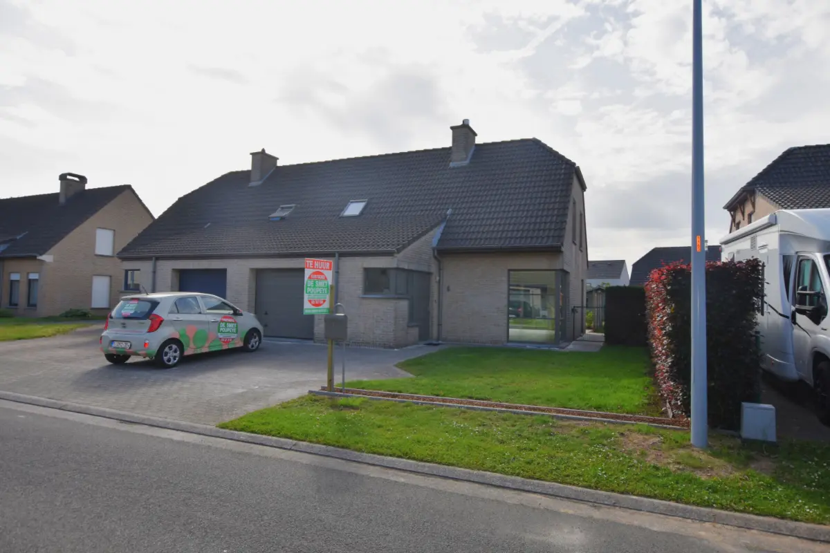 Huis te  huur in Zedelgem 8210 1275.00€ 3 slaapkamers 187.00m² - Zoekertje 773062