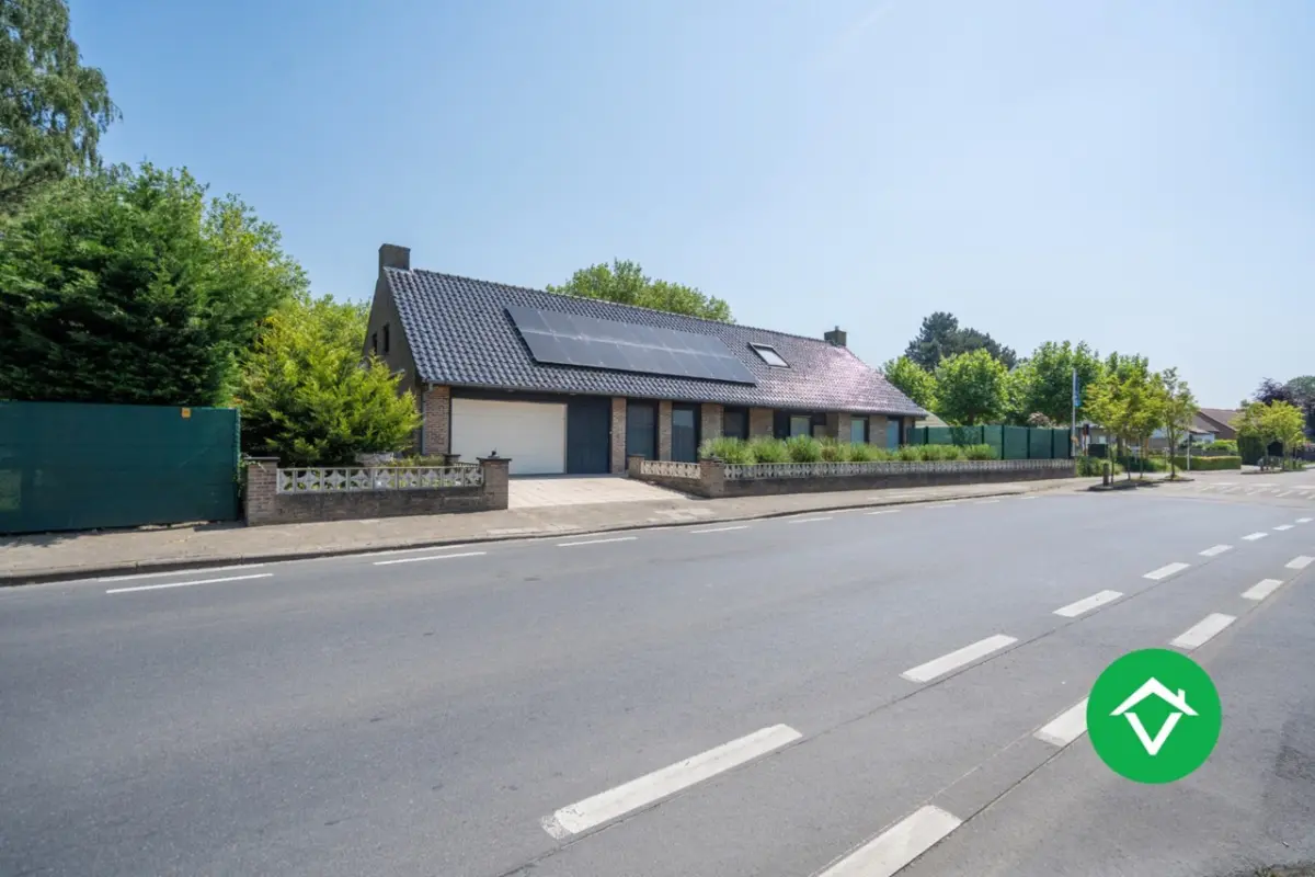 Huis te  koop in Eernegem 8480 495000.00€ 4 slaapkamers 331.00m² - Zoekertje 773108