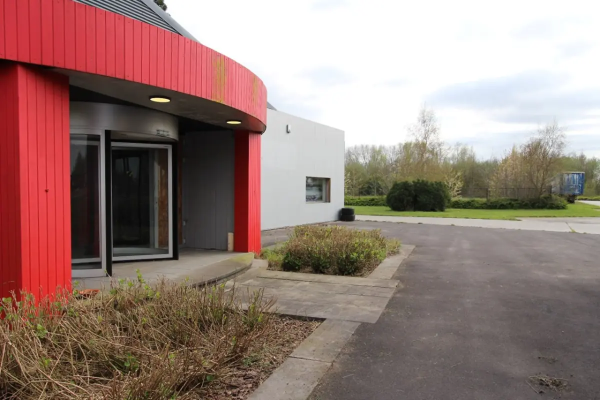 Handelszaak te  in Eeklo 9900 1695000.00€  slaapkamers m² - Zoekertje 773862